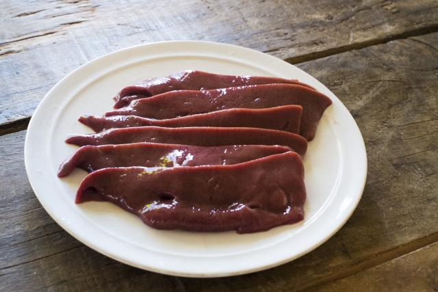 犬にレバー あげすぎるとビタミンaの過剰症になるって本当 を解説 初心者向け 犬の手作りごはんを学ぶ 犬ごはんライフ